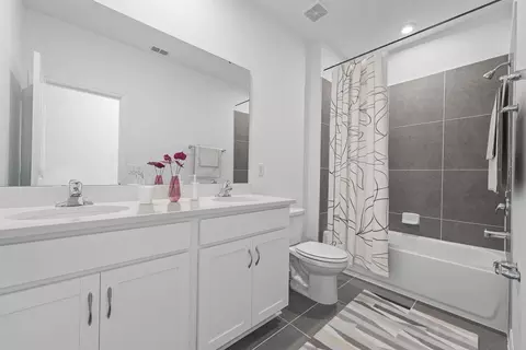 Bath - 1719 Columbus Path, Saint Cloud, FL 34771 photo 1 of 3