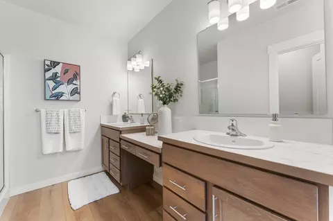 Bath - 1193 Ava St, Walla Walla, WA 99362 photo 1 of 3