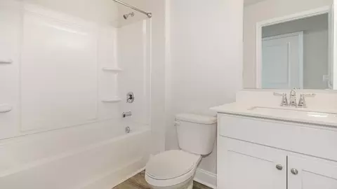 Bath - 281 Bluff View Ln, Florence, SC 29505 photo 2 of 2