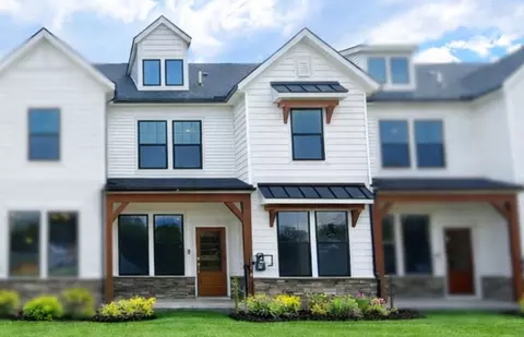 259 Lantana Dr, Brighton, MI 48116