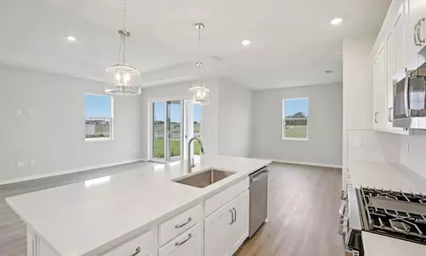 Kitchen - 10049 Hidden Hammock Loop, Parrish, FL 34219 photo 2 of 3