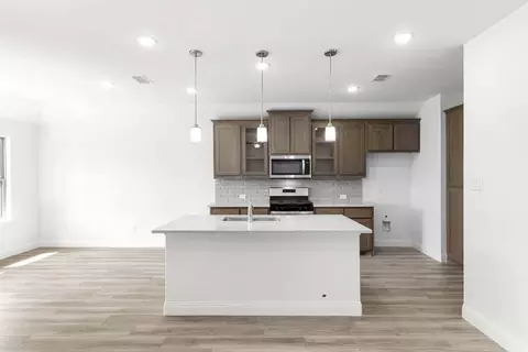Kitchen - 601 Trinity St, Van Alstyne, TX 75495 photo 1 of 5