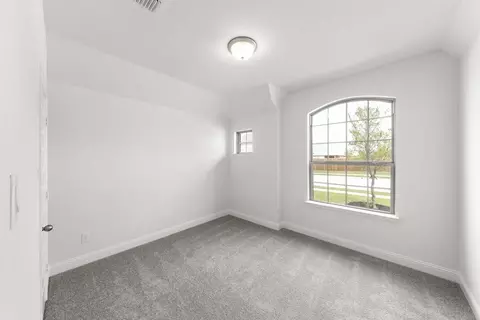 Bedroom - 601 Trinity St, Van Alstyne, TX 75495 photo 2 of 5