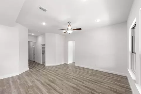 Living - 601 Trinity St, Van Alstyne, TX 75495 photo 3 of 4
