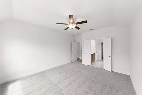 Bedroom - 601 Trinity St, Van Alstyne, TX 75495 photo 3 of 5