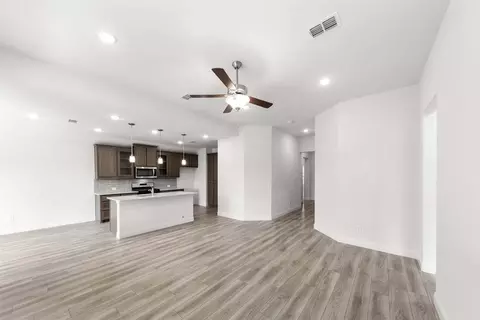 Living - 601 Trinity St, Van Alstyne, TX 75495 photo 2 of 4