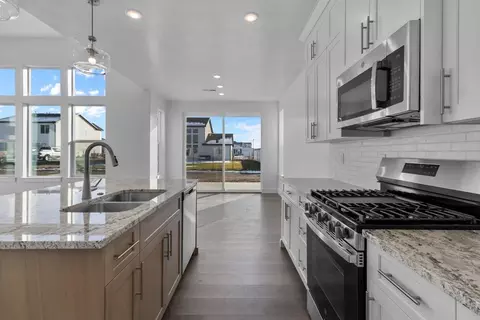 Kitchen - 600 S 250 E, Hyde Park, UT 84318 photo 1 of 3
