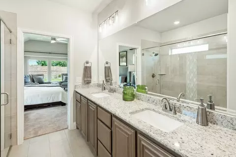 Bath - 1706 Baldwin Dr, Cedar Hill, TX 75104 photo 2 of 8