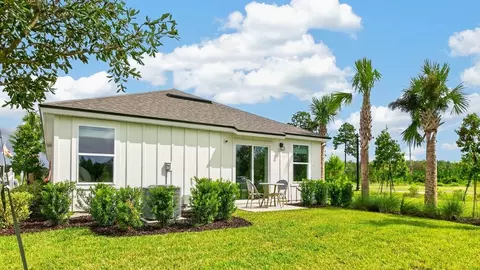 Exterior - 400 Chambers Ave, Yulee, FL 32097 photo 5 of 6