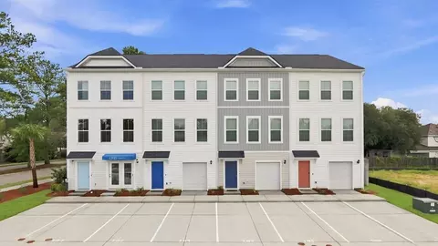 4633 Forest Hills Dr, North Charleston, SC 29418