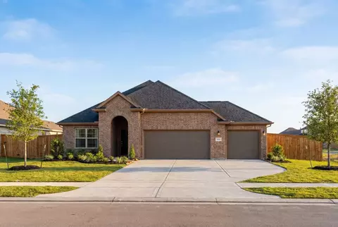 13629 Hartwell Bend Dr, Texas City, TX 77568