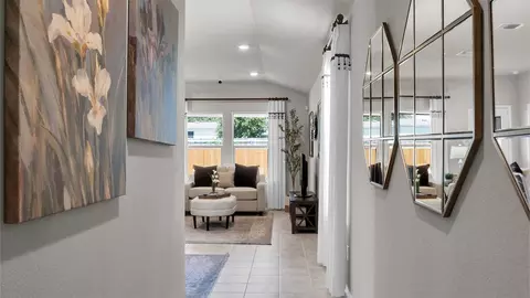 Entry Way - 1002 Crossvine Dr, Killeen, TX 76543 photo 6 of 6