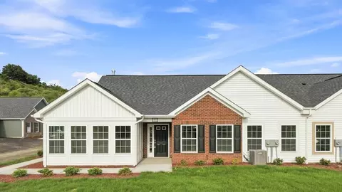 2022 Santypal Dr, Evans City, PA 16033