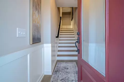 Entry Way - 256 Meridian Way, Fort Mitchell, KY 41017 photo 3 of 4