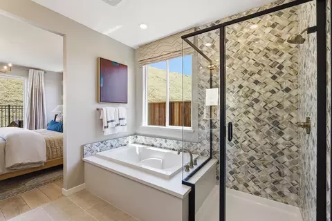 Bath - 5608 Fallen Leaf Ln, Antioch, CA 94531 photo 2 of 4