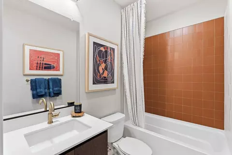 Bath - 5608 Fallen Leaf Ln, Antioch, CA 94531 photo 3 of 4
