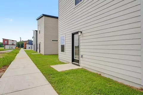 Exterior - 531 Solar St, Centerton, AR 72713 photo 3 of 5