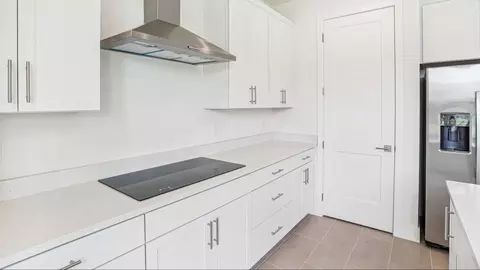Kitchen - 30213 Rustic Mill St, Mount Dora, FL 32757 photo 2 of 2