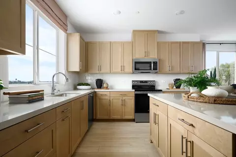 Kitchen - 16017 W Preserve Loop, Chino, CA 91708 photo 4 of 6