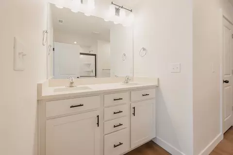 Bath - 3581 N Oak Blvd #330, Eagle Mountain, UT 84005 photo 1 of 7