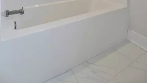 Bath - 3074 Daybreak Ln, Pace, FL 32571 photo 5 of 10