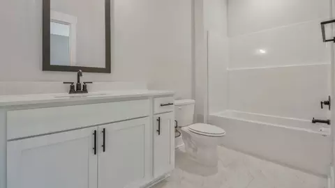 Bath - 3074 Daybreak Ln, Pace, FL 32571 photo 6 of 10