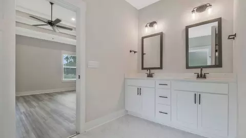 Bath - 3074 Daybreak Ln, Pace, FL 32571 photo 3 of 10