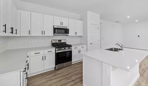 Kitchen - 12357 E Morris Carson Dr, Vail, AZ 85641 photo 3 of 7