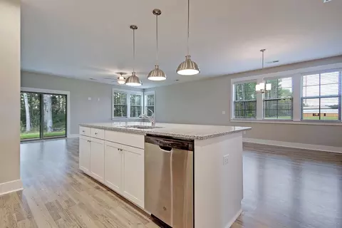 Kitchen - 237 Creek Pointe Dr, Moncks Corner, SC 29461 photo 4 of 8