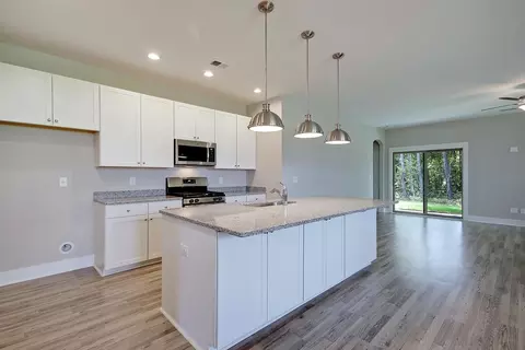 Kitchen - 237 Creek Pointe Dr, Moncks Corner, SC 29461 photo 2 of 8