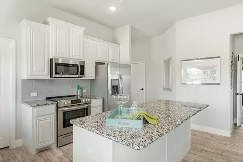 Kitchen - 413 London Dr, Lavon, TX 75166 photo 6 of 7