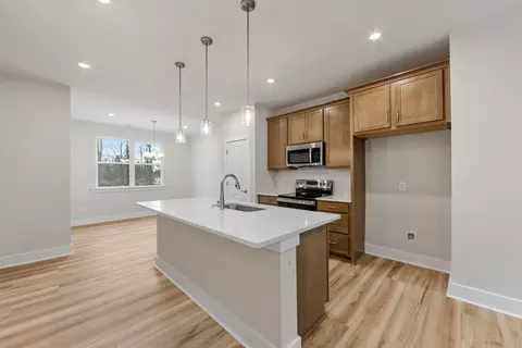 6008 Pivot Ct, Charlotte, NC 28205