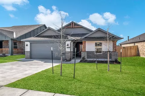 Exterior - Elena Dr., Blanchard, OK 73010 photo 8 of 14