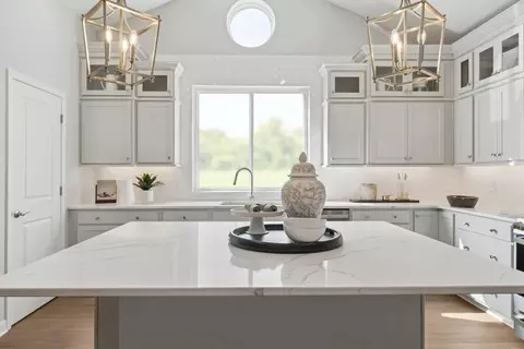 Kitchen - 334 Delta Way, Elyria, OH 44035 photo 3 of 4