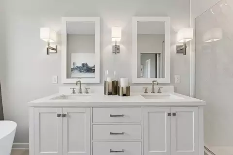 Bath - 334 Delta Way, Elyria, OH 44035 photo 1 of 7