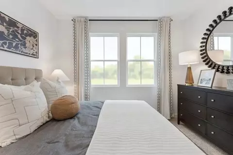 Bedroom - 334 Delta Way, Elyria, OH 44035 photo 4 of 4