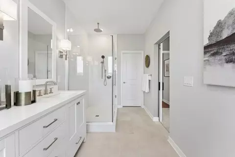 Bath - 334 Delta Way, Elyria, OH 44035 photo 4 of 7