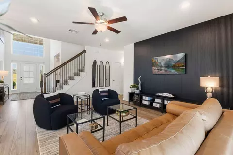 Living - 6806 Mcgregor Loop, Killeen, TX 76549 photo 1 of 4
