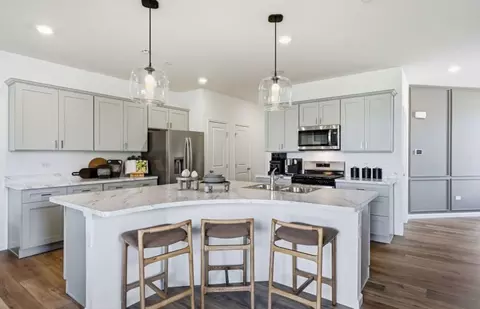 Kitchen - 2049 Palmer Ct, Hoffman Estates, IL 60169 photo 1 of 7