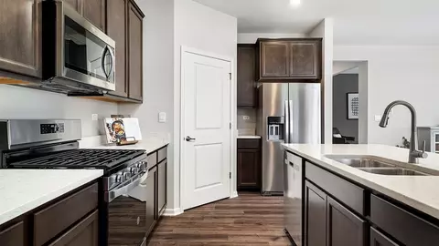Kitchen - 14845 S Starflower Cir, Plainfield, IL 60544 photo 5 of 8