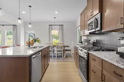 Kitchen - 8204 Harbour Chase Lp, Ooltewah, TN 37363 photo 7 of 13