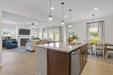 Kitchen - 8204 Harbour Chase Lp, Ooltewah, TN 37363 photo 8 of 13