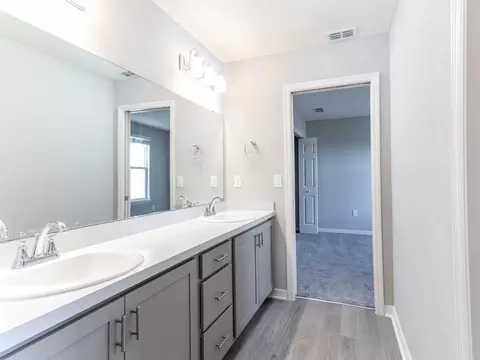 Bath - 5850 Piney Shrub Pl, Saint Cloud, FL 34771 photo 3 of 7
