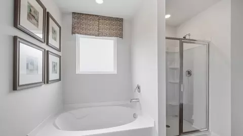 Bath - 205 Melrose Ct, Jefferson, GA 30549 photo 11 of 11