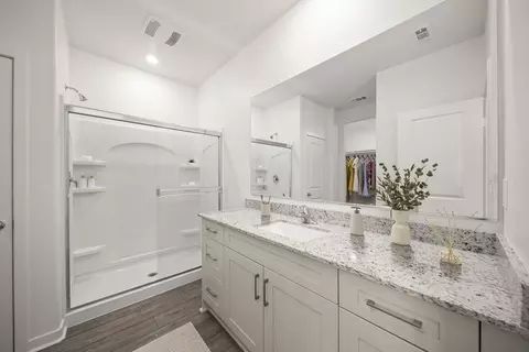 Bath - 80462 Northgate Rd, Indio, CA 92201 photo 1 of 2