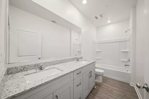 Bath - 80462 Northgate Rd, Indio, CA 92201 photo 3 of 3