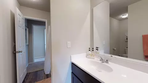 Bath - 29437 E 80th St S, Broken Arrow, OK 74014 photo 2 of 3