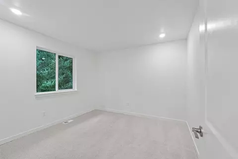 Bedroom - 24237 13th Ave SE, Bothell, WA 98021 photo 2 of 3