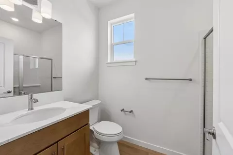 Bath - 24237 13th Ave SE, Bothell, WA 98021 photo 1 of 5