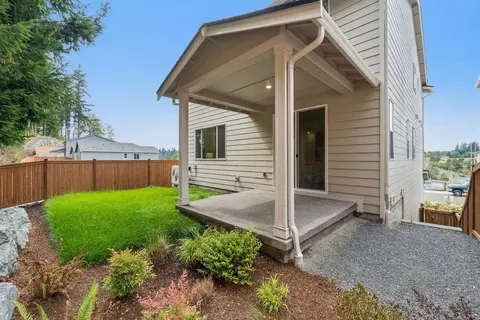 Exterior - 24237 13th Ave SE, Bothell, WA 98021 photo 2 of 3